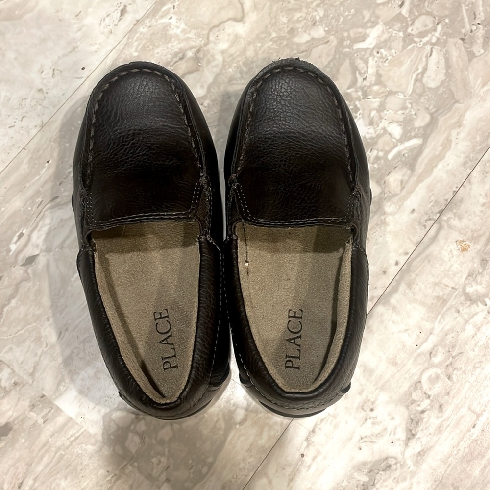 Brown leather kids size 9 loafer slides never worn!